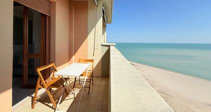 PSE03 - Porto Sant'Elpidio, sea front charming two-room apartment