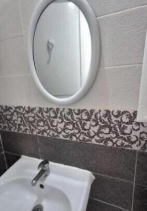 Shower - Your haven of peace with a sea view, a stone's throw from the city center (Hammamet)