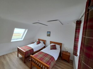 3 bedrooms, iron/ironing board, free WiFi, bed sheets - Golfers Haven Links Cottage (Crail)