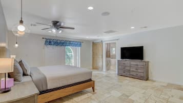 9 bedrooms, iron/ironing board, WiFi, bed sheets