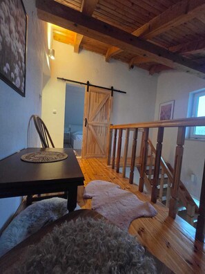 4 dormitorios, tabla de planchar con plancha, wifi y ropa de cama