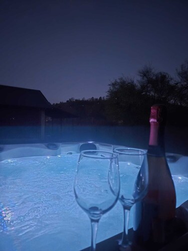 Holiday Home Brlog – Private Retreat in Nature-pet friendly with jacuzzi!
