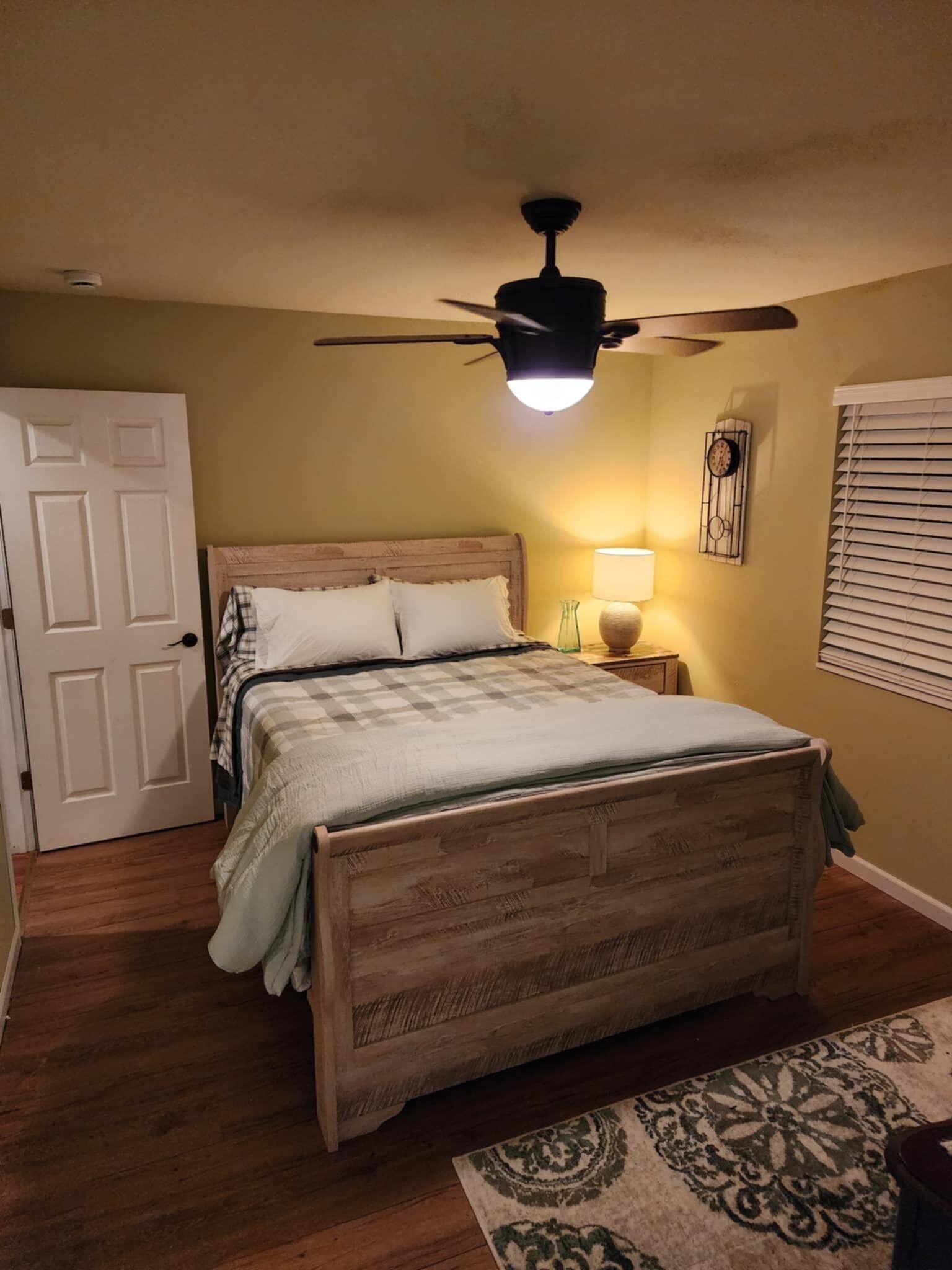 1 chambre, fer et planche à repasser, accès au Wi-Fi (inclus)