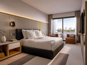 Ein modernes Schlafzimmer mit einem großen Bett, Nachttischen, einem Beistelltisch, einem Sessel, einem kleinen Tisch mit einer Lampe und Blick auf die Stadt durch große Fenster.