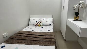 1 bedroom, WiFi, bed sheets