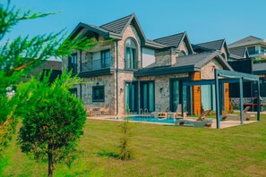2 outdoor pools - Selvi Lİfe Villa (Sapanca)