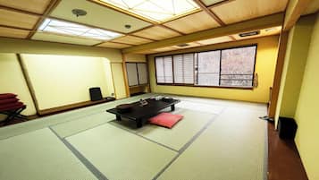 Japanese-style Quadruple Room | Free WiFi