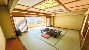 Japanese-style Quadruple Room | View from room