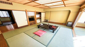 Japanese-style Quadruple Room | Free WiFi