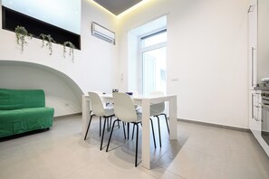 Interior - Via Morghen 63 (Naples)
