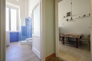 Interior - Via Cairoli 60 (Naples)