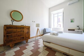Interior - Via Cairoli 60 (Naples)
