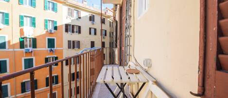 Apartment (1 Bedroom) | Balcony