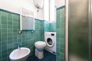 Departamento (1 Bedroom) | Baño | Regadera y bidet 