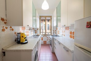 Appartamento (3 Bedrooms) | Cucina privata | Forno, piano cottura, lavastoviglie, macchina per caffè espresso