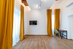 Interior - Il Vicoletto Maiorani 39 (Naples)