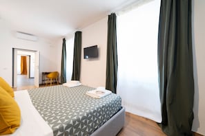 Interior - Il Vicoletto Maiorani 39 (Naples)