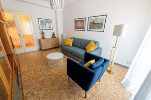 Interior - Casa Tripolitania (Rome)