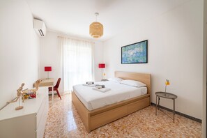Interior - Casa Tripolitania (Rome)