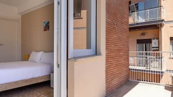 Apartment (2 Bedrooms) | 2 bedrooms, iron/ironing board, free cribs/infant beds, bed sheets