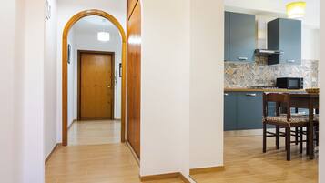 Apartment (2 Bedrooms) | Private kitchen | Espresso maker, microwave, oven, stovetop