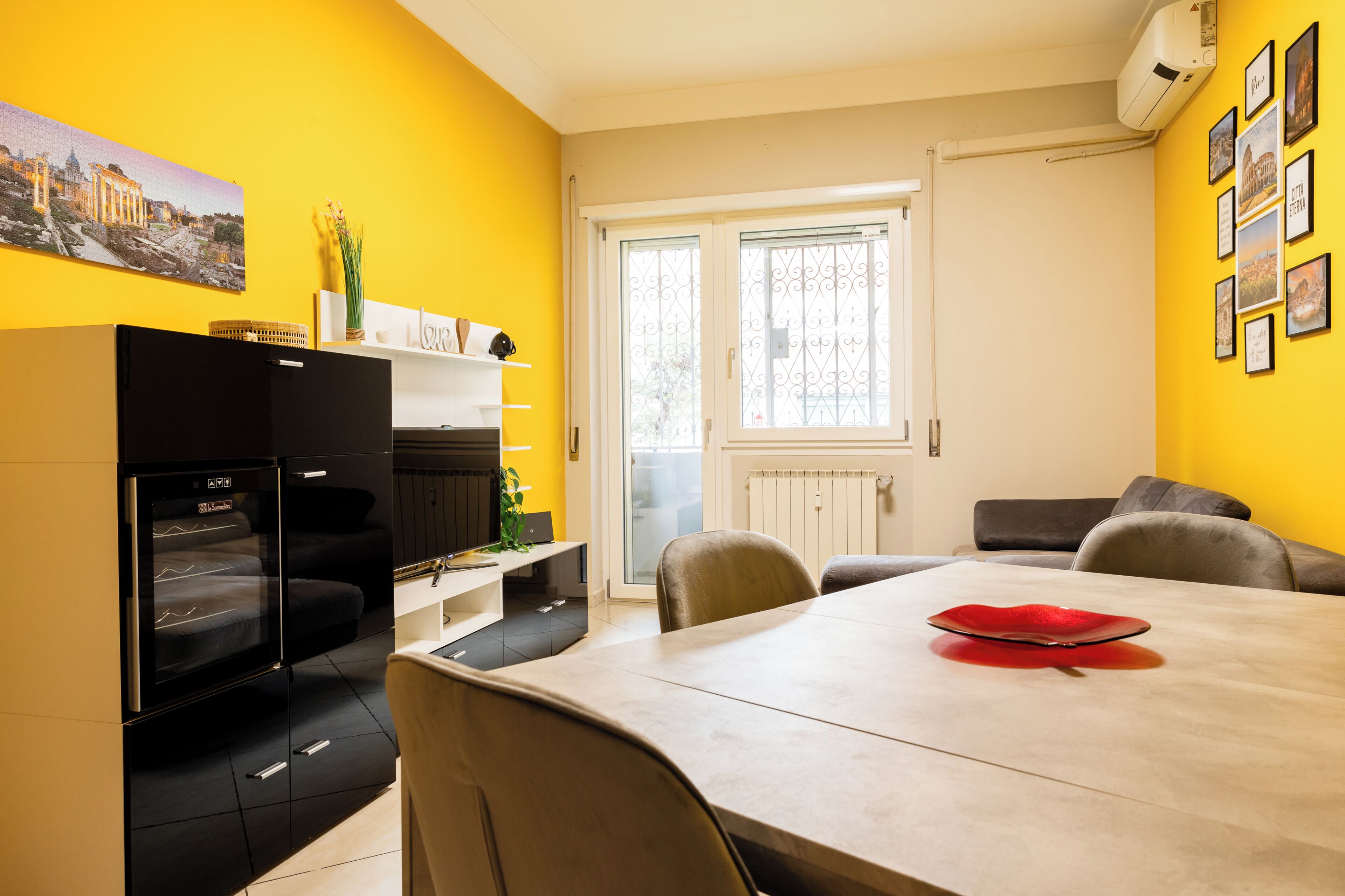 Apartment (1 Bedroom) | Living area