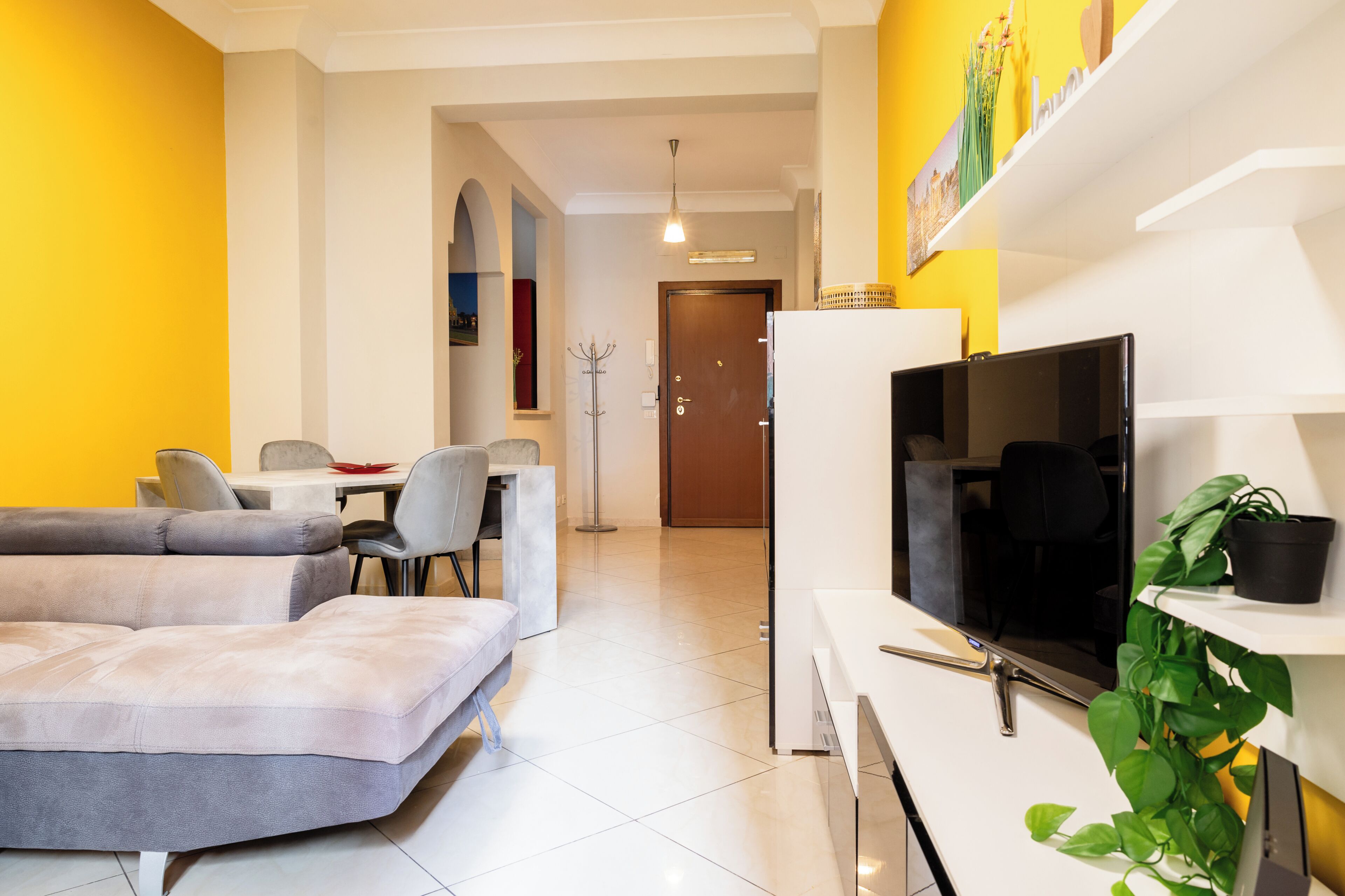 Apartment (1 Bedroom) | Living area