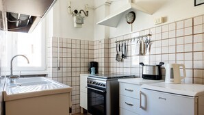 Căn hộ (2 Bedrooms) | Bếp nhỏ riêng | Lò nướng 