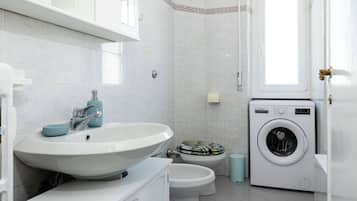 Apartment (2 Bedrooms) | Bathroom | Bidet