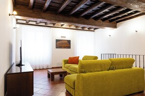 Interior - Domus Lxvii Monti (Rome)