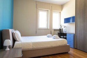Apartment (2 Bedrooms) | 2 bilik tidur, ruang kerja komputer riba, seterika/papan seterika 