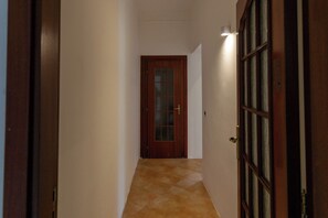 Interior - Vico Santa Maria del Pozzo 9 (Naples)