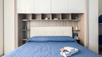 1 chambre, fer et planche à repasser, draps fournis