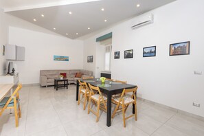 Front of property - Civico 79 (Naples)