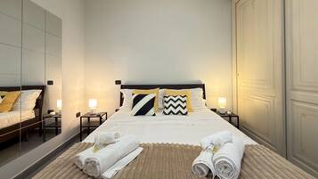 Apartment (2 Bedrooms) | 2 bedrooms, laptop workspace, bed sheets