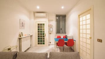 Apartment (1 Bedroom) | Interior