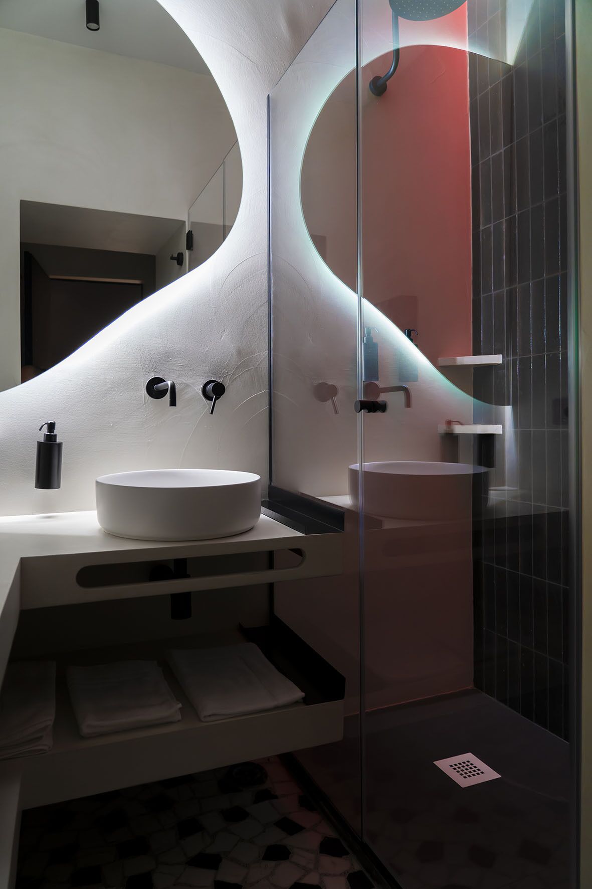 Chambre Double, balcon | Salle de bain