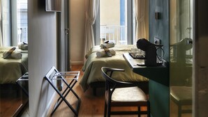 Double Room, Balcony | 1 bedroom, iron/ironing board, bed sheets - Via Chiaia 123 - Camera Oltremare (Naples)