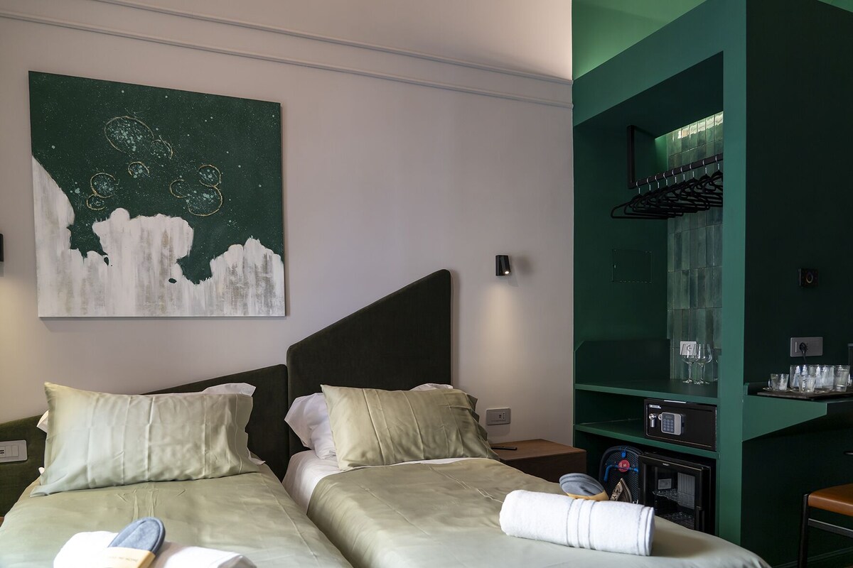 Double Room, Balcony | 1 bedroom, iron/ironing board, bed sheets