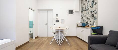 Apartment (1 Bedroom) | Living area | TV
