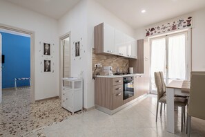 Interior - Sea Breeze (Naples)