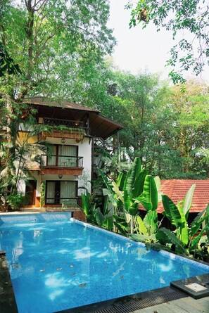 Ảnh chưa phân loại, 5 trong số 108 ảnh, nút
