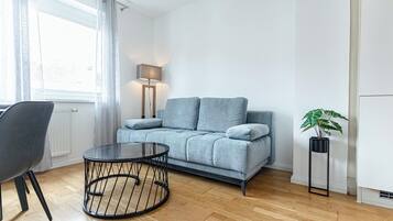 Basic Apartment | Living area