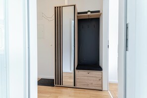 Basic Apartment | Interior - Chic 1BR with 1LV Apt In Central Vienna (Wien)