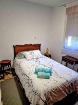 3 chambres, fer et planche à repasser, accès Internet