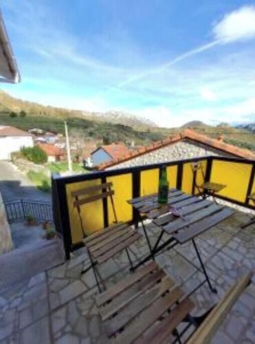 Charming rural house with views of Naranjo de Bulnes
