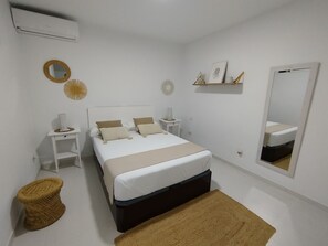 2 bedrooms, WiFi, bed sheets - Apartaclub La Barrosa (Chiclana)