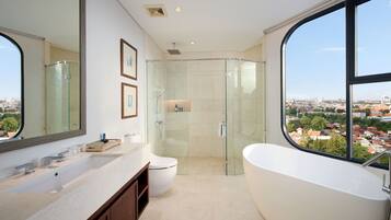 Suite, 3 Bedrooms | Bathroom | Free toiletries, hair dryer, slippers, bidet