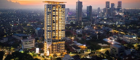 Suite, 1 Bedroom, City View | Exterior