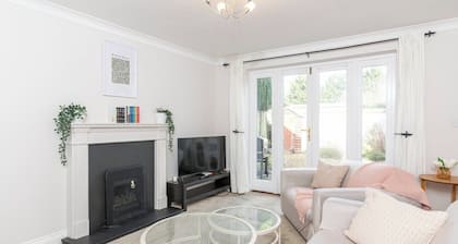 Bright 3-bedroom house in East Oxford with garden & parking for two cars.